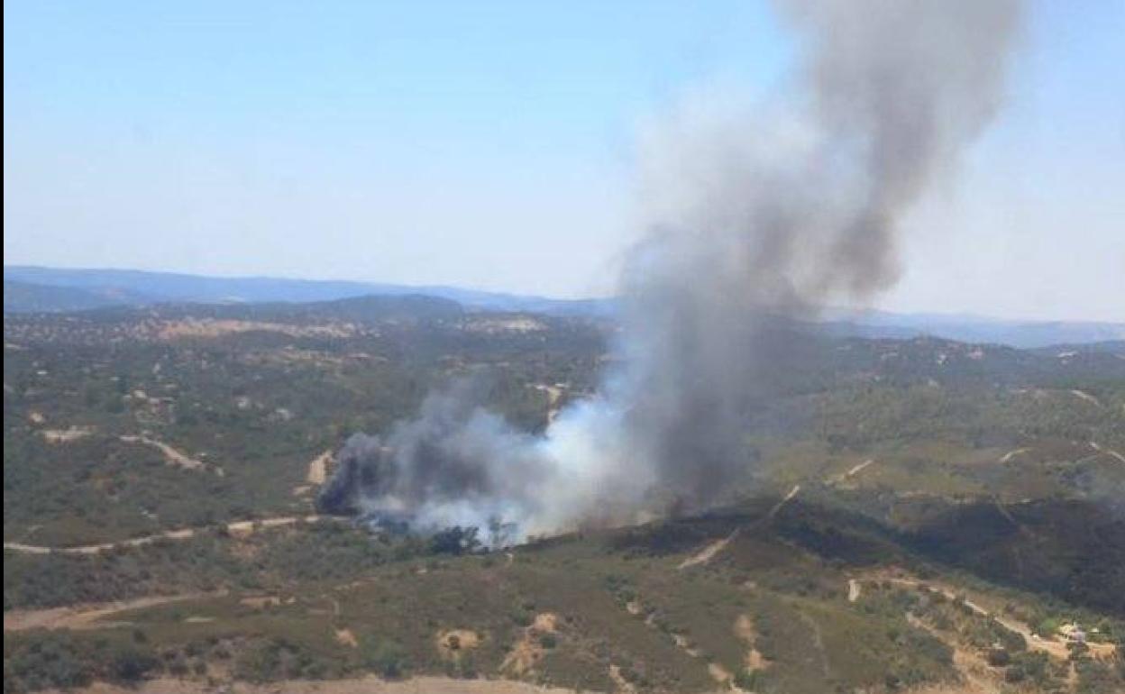 Incendio en El Ronquillo (Sevilla): Más de un centenar de efectivos trabajan en el incendio de El Ronquillo