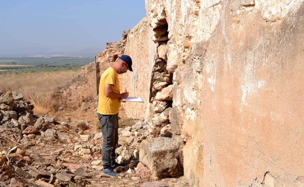 Imagen principal - Estudios en el Cortijo de las Mezquitas.