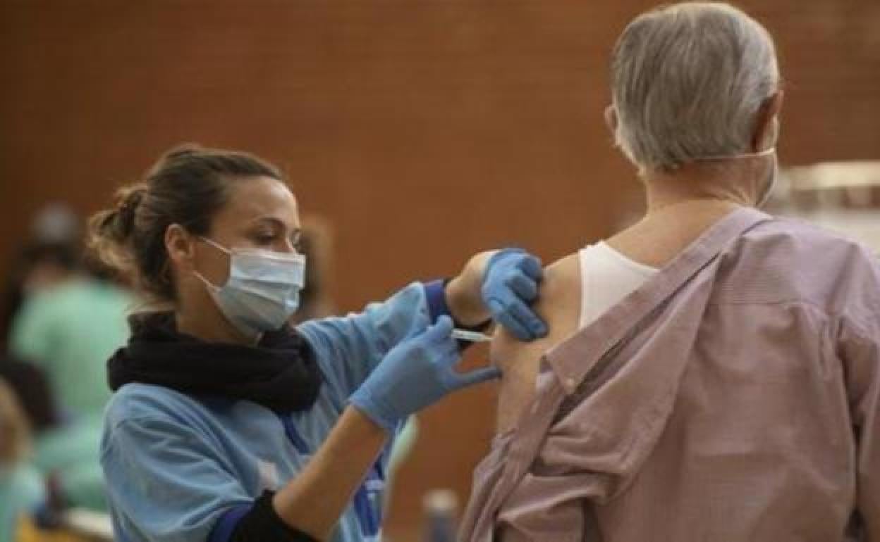 Coronavirus: Aumenta el número de usuarios y trabajadores de residencias de mayores positivos en covid