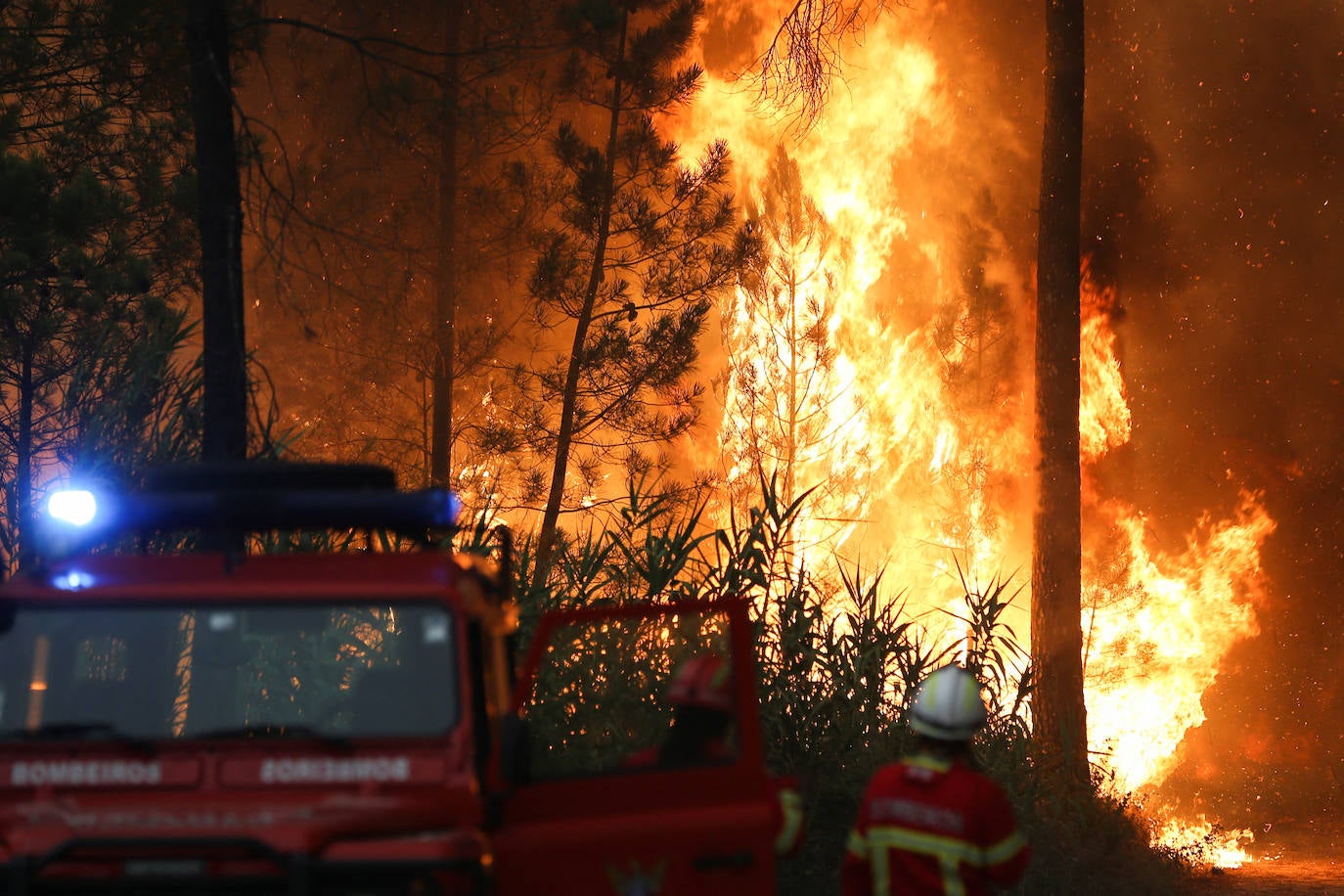 El domingo había activos más de un centenar de focos por todo Portugal.