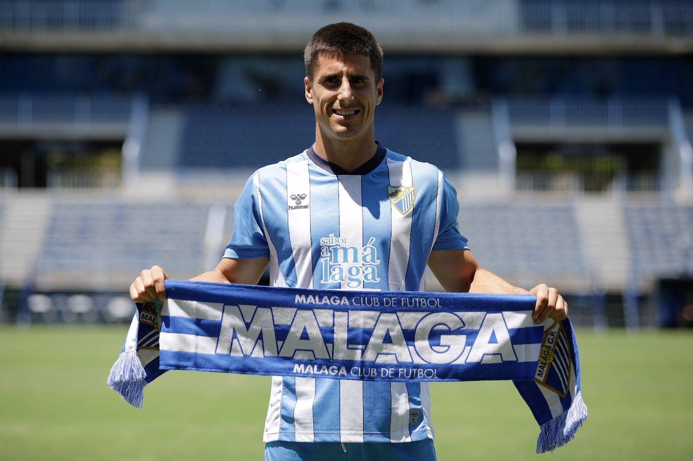 El Málaga presentó a los cinco fichajes en La Rosaleda 