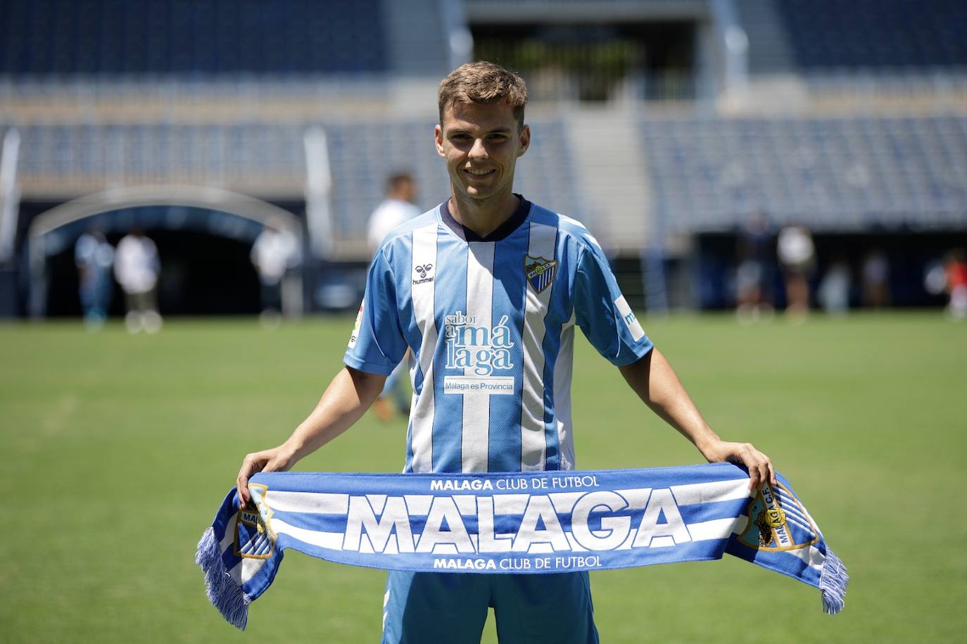 El Málaga presentó a los cinco fichajes en La Rosaleda 