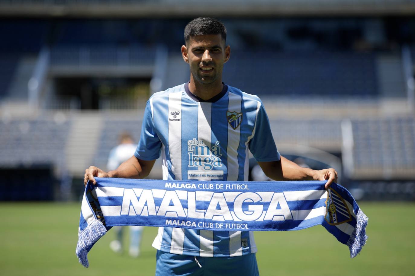 El Málaga presentó a los cinco fichajes en La Rosaleda 