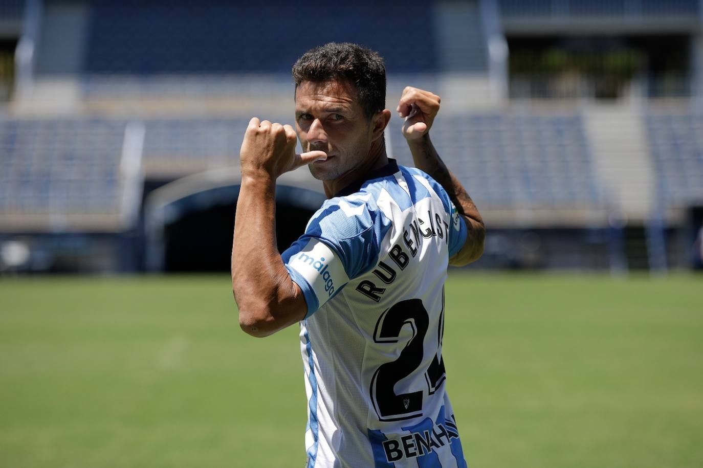 El Málaga presentó a los cinco fichajes en La Rosaleda 