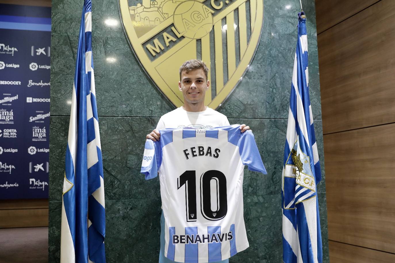 El Málaga presentó a los cinco fichajes en La Rosaleda 