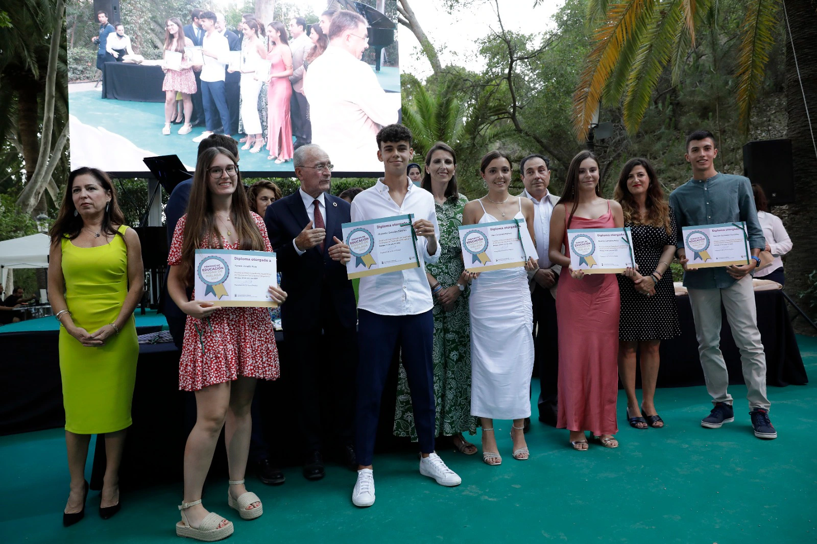 Los estudiantes han sido premiados por el Ayuntamiento. 