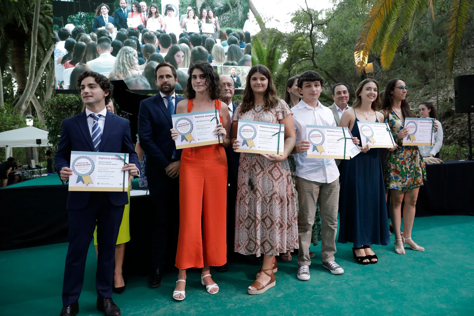 Los estudiantes han sido premiados por el Ayuntamiento. 