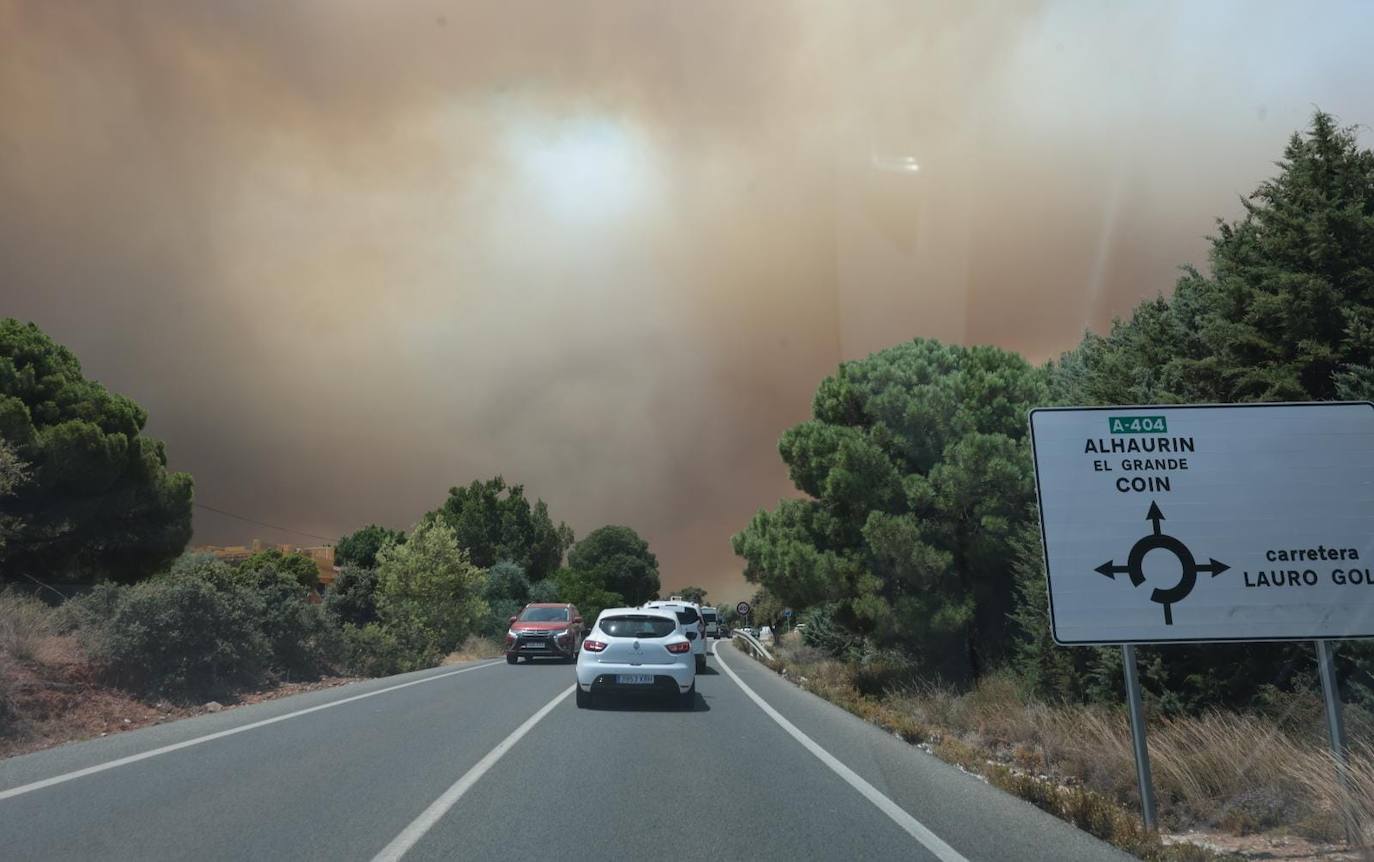 Vista del incendio desde la zona de Alhaurín de la Torre 