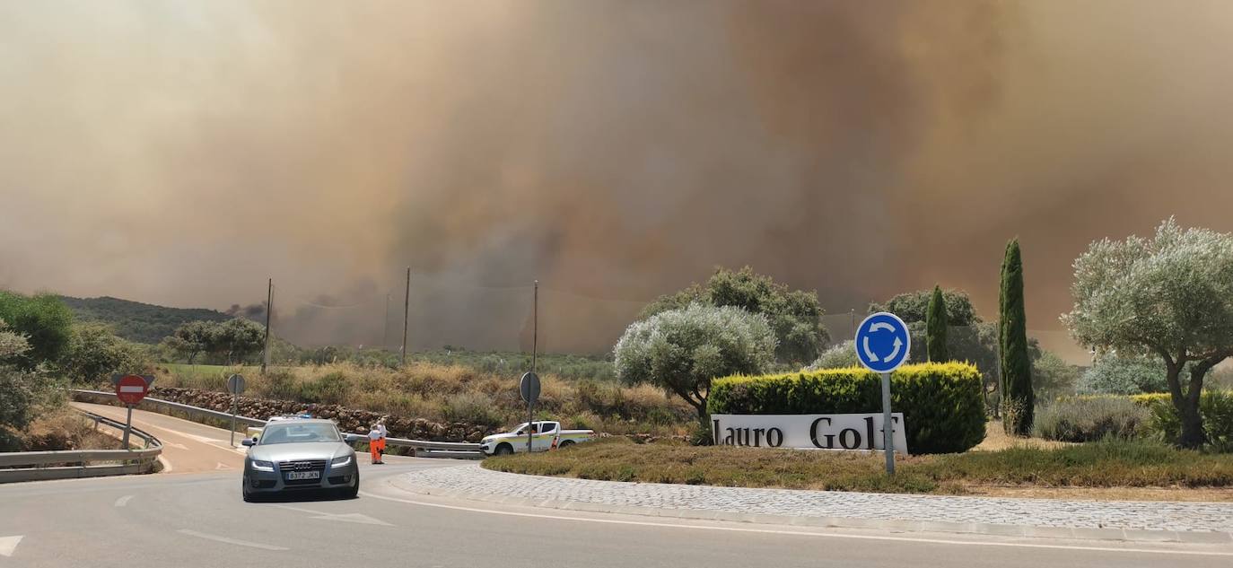 Vista del incendio desde Lauro Golf