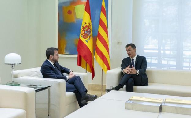 El presidente del Gobierno, pedro Sánchez, y el presidente de la Generalitat, Pere Aragonès. 