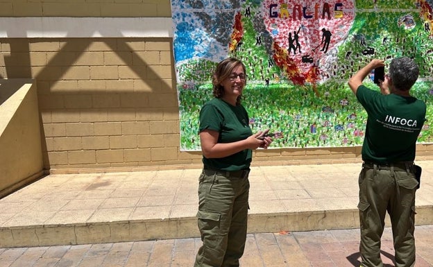 Mural de los niños del campamento de verano como reconocimiento al Infoca.