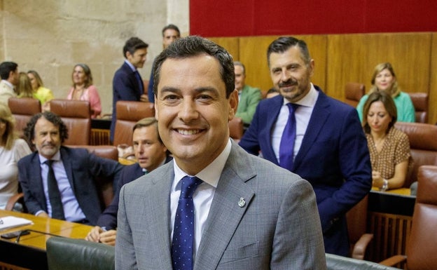 Juanma Moreno, ayer en el Parlamento de Andalucía. 