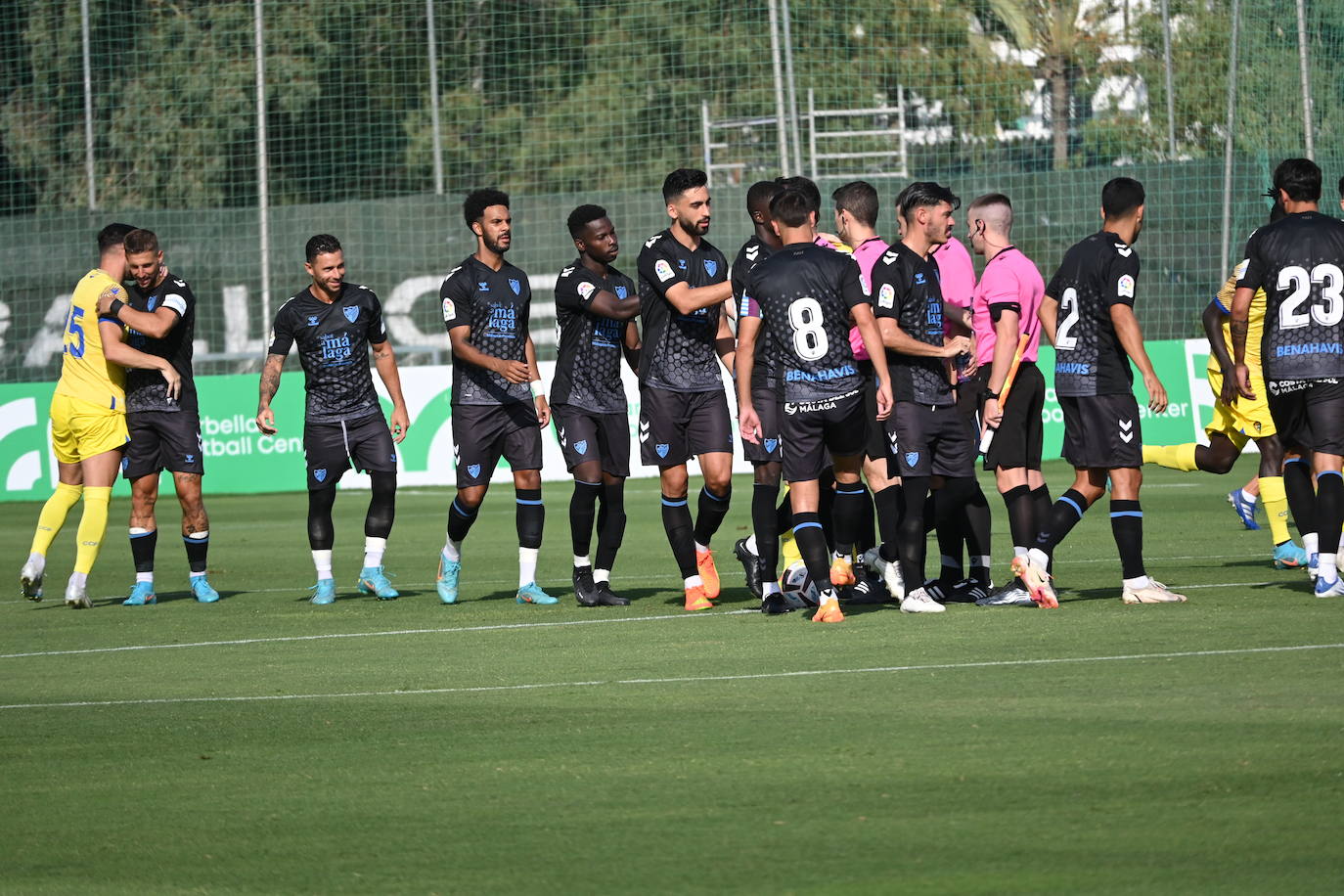 El Málaga pierde con el Cádiz en Marbella (0-2)