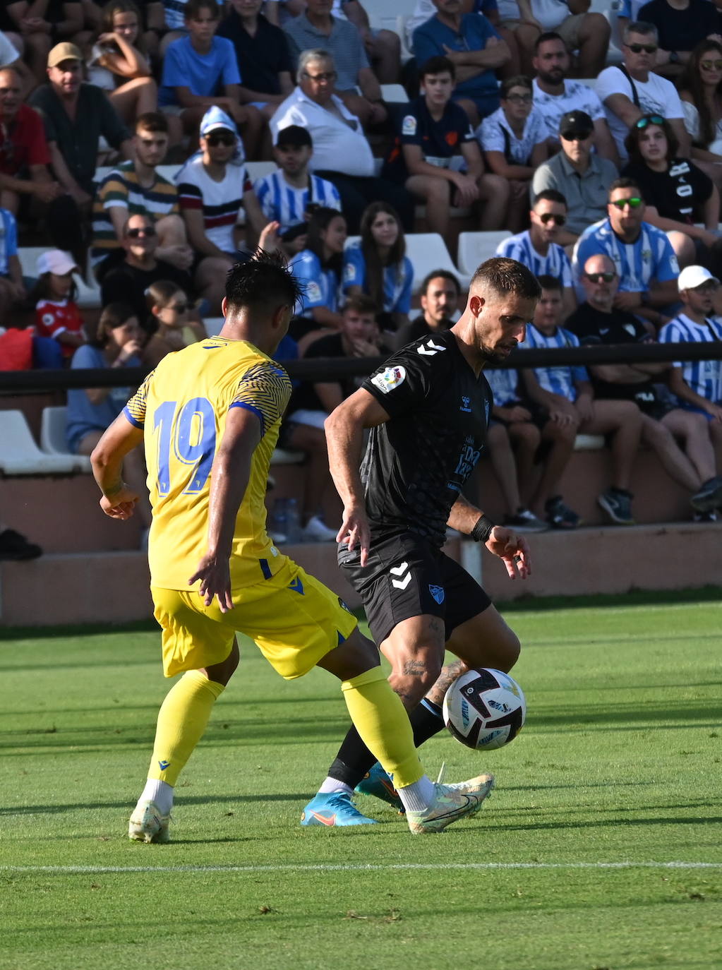 El Málaga pierde con el Cádiz en Marbella (0-2)