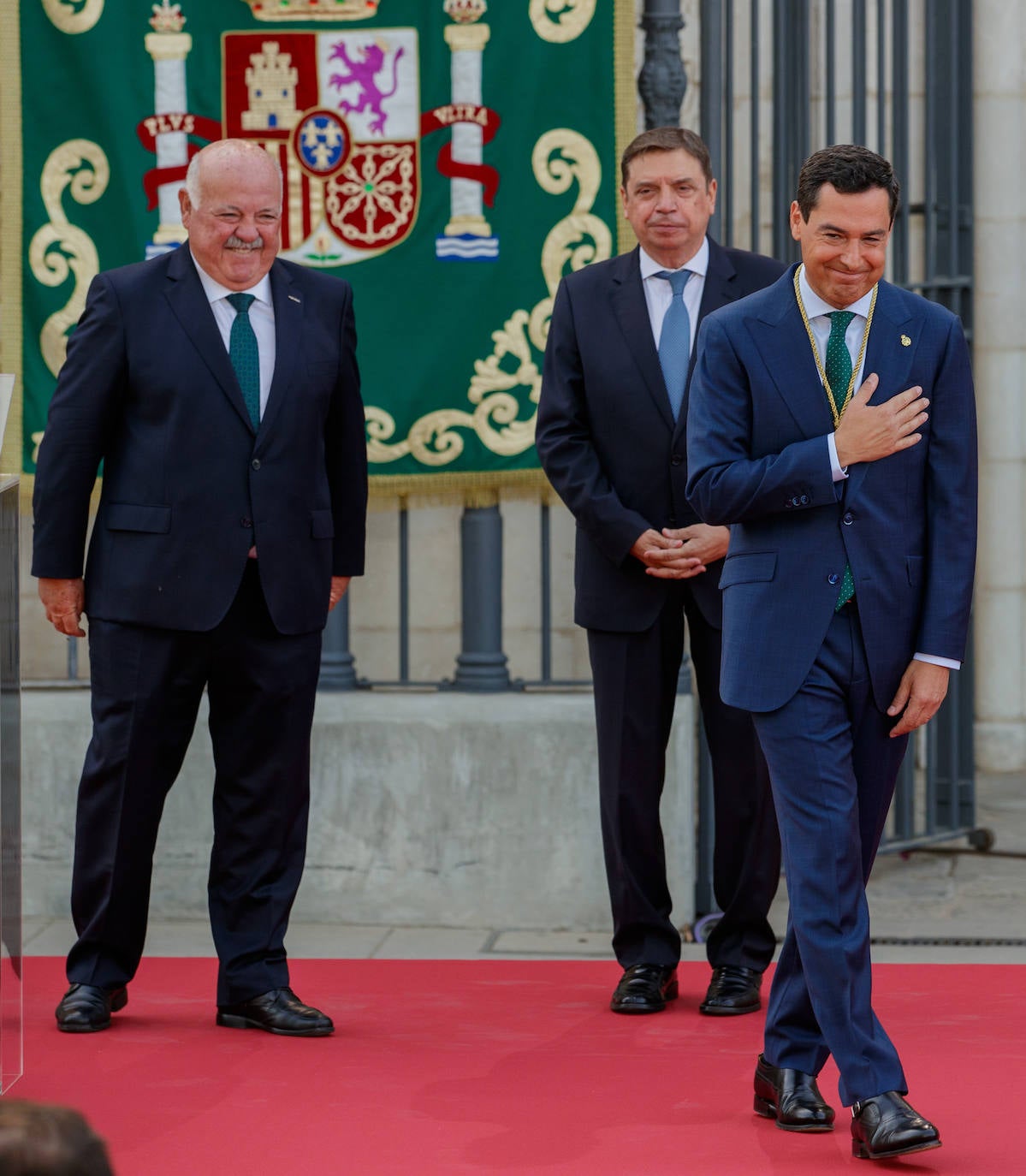 El presidente adelanta que ejercerá desde la cercanía y pone a los jóvenes en el centro.