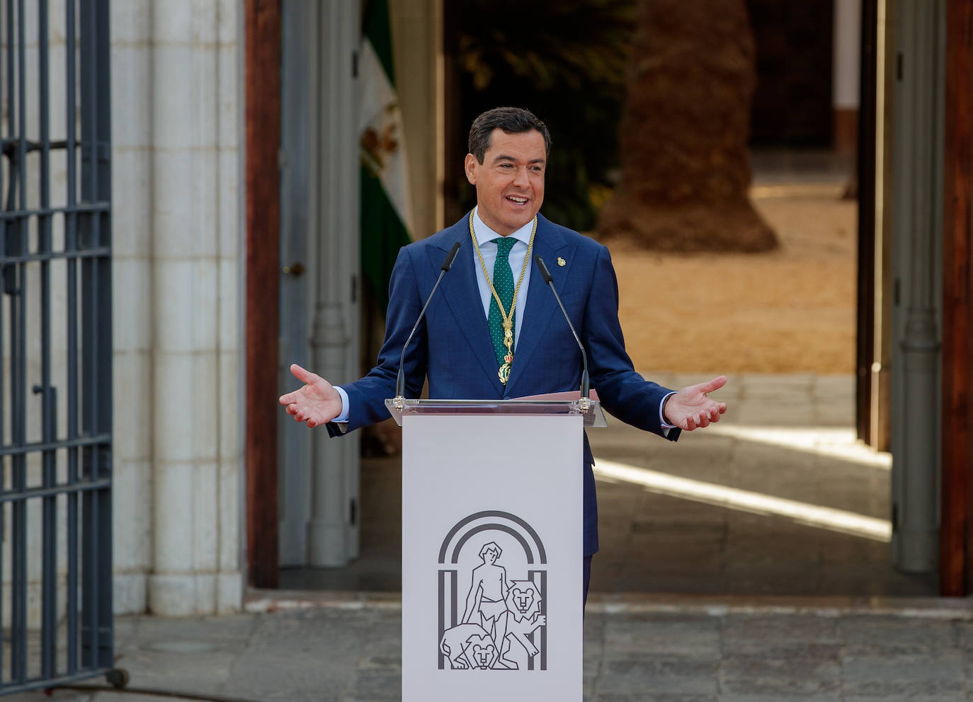 El presidente adelanta que ejercerá desde la cercanía y pone a los jóvenes en el centro.