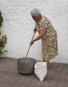 Imagen secundaria 2 - El arte contemporáneo da la de cal (y la de arena) en Genalguacil