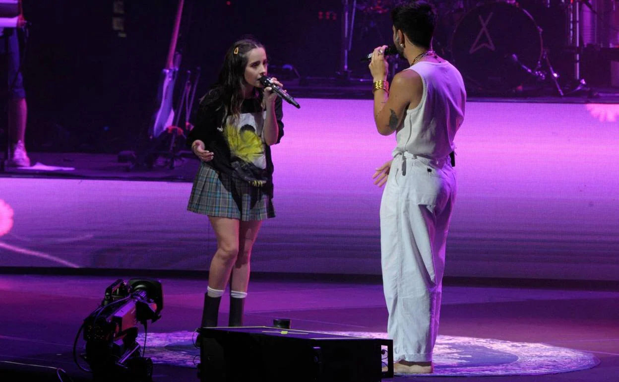 Camilo junto a su esposa Evaluna, que le acompañó en una parte de su show en Starlite. 