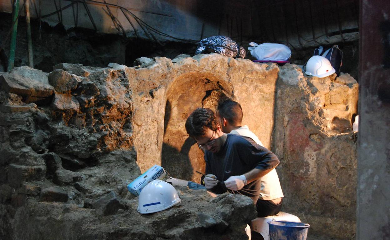 Bajo el Museo Carmen Thyssen aparecieron los restos de una vivienda de la época romana. 
