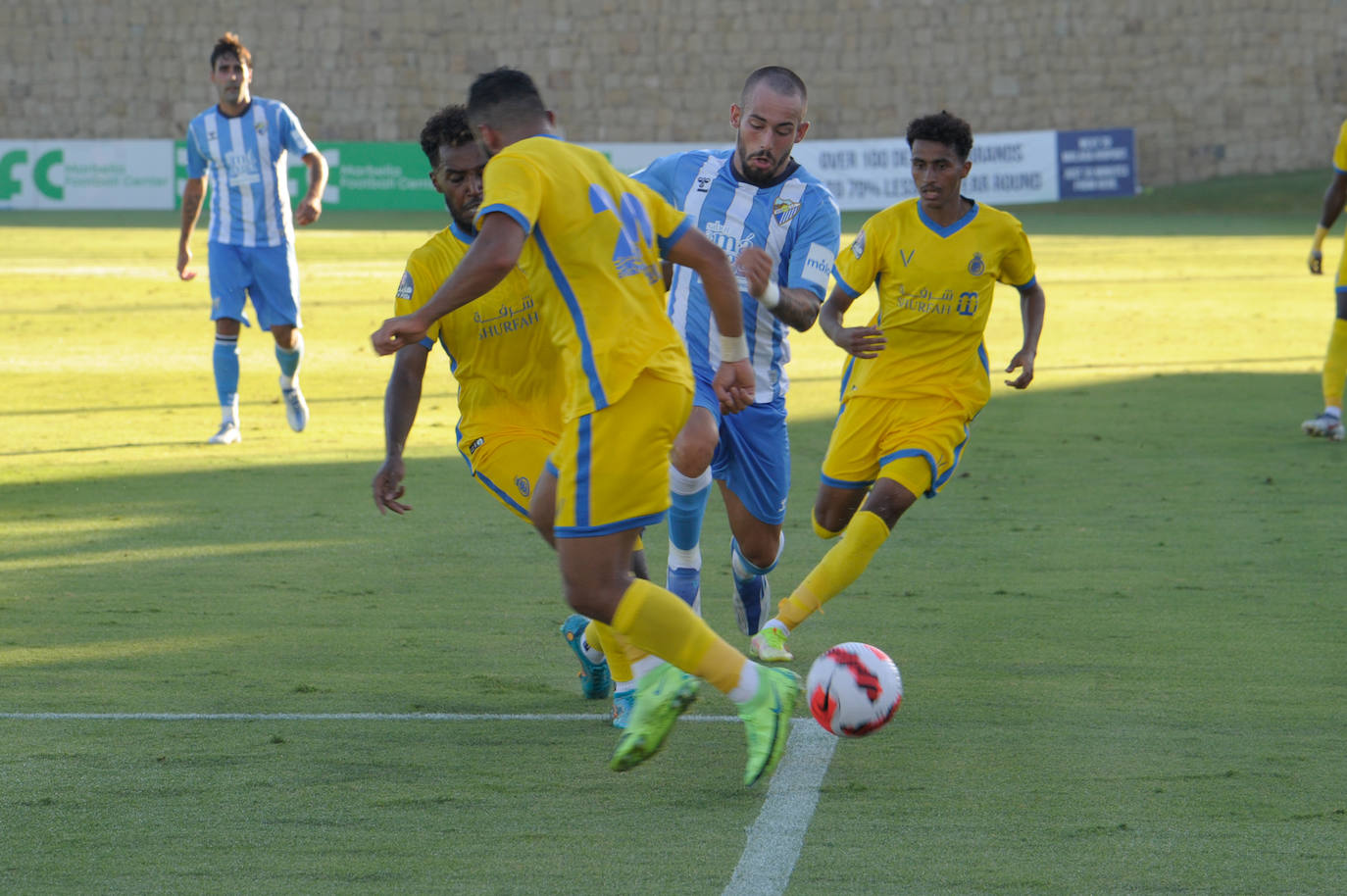 El Málaga acusó el calor y la ausencia de cambios ante el equipo árabe 