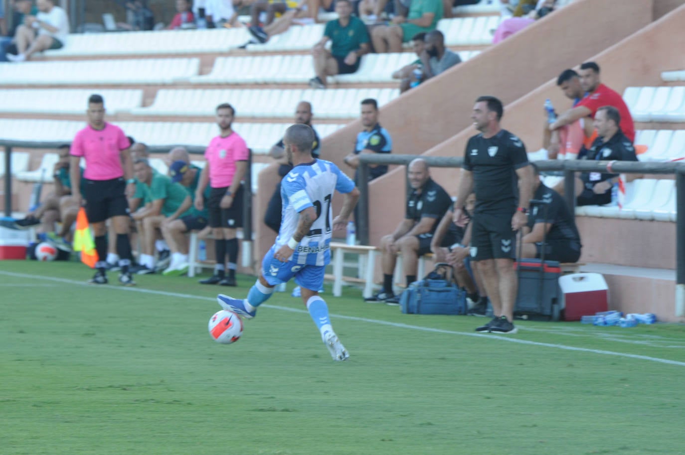 El Málaga acusó el calor y la ausencia de cambios ante el equipo árabe 