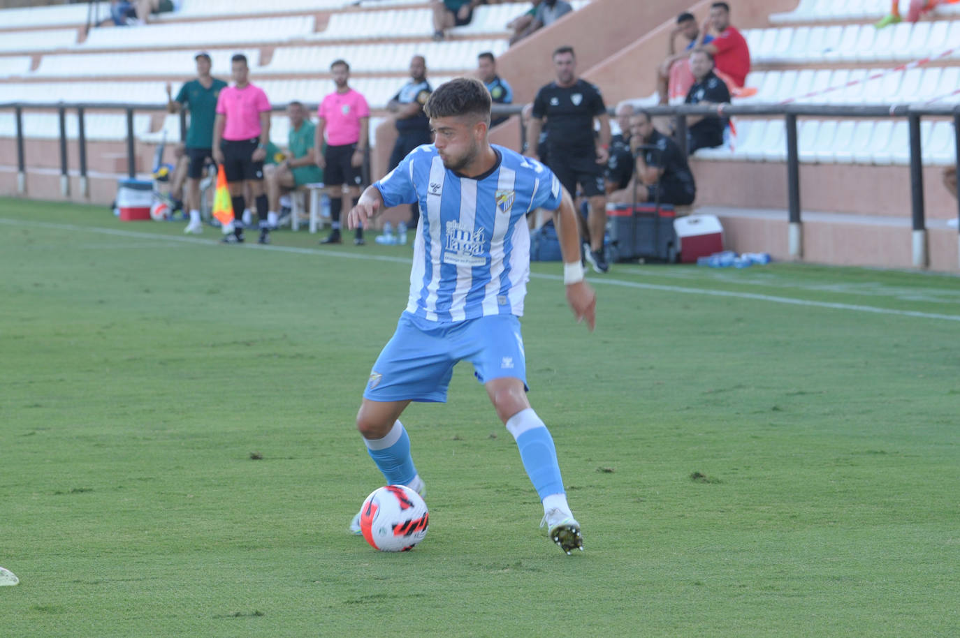 El Málaga acusó el calor y la ausencia de cambios ante el equipo árabe 