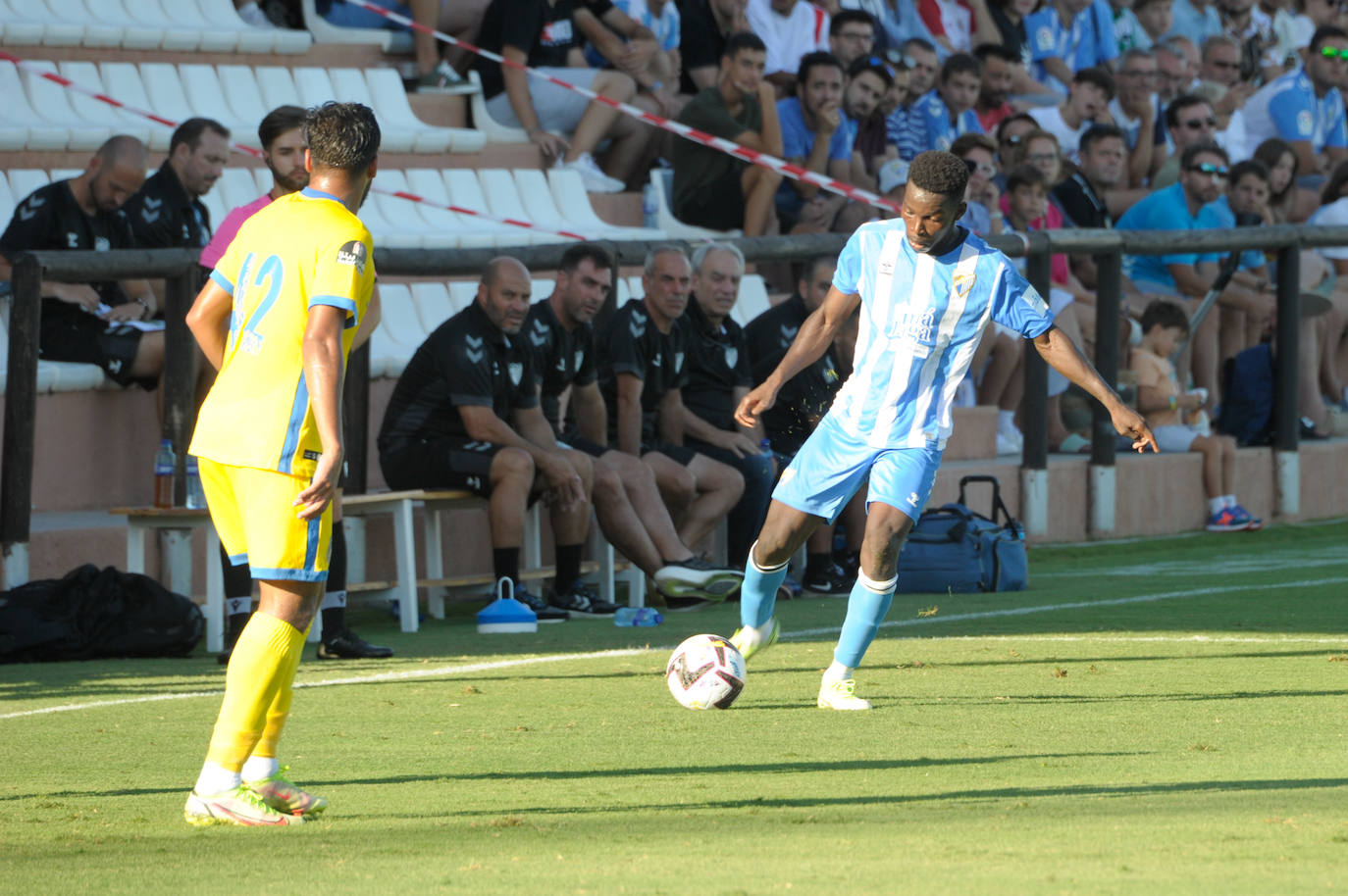 El Málaga acusó el calor y la ausencia de cambios ante el equipo árabe 