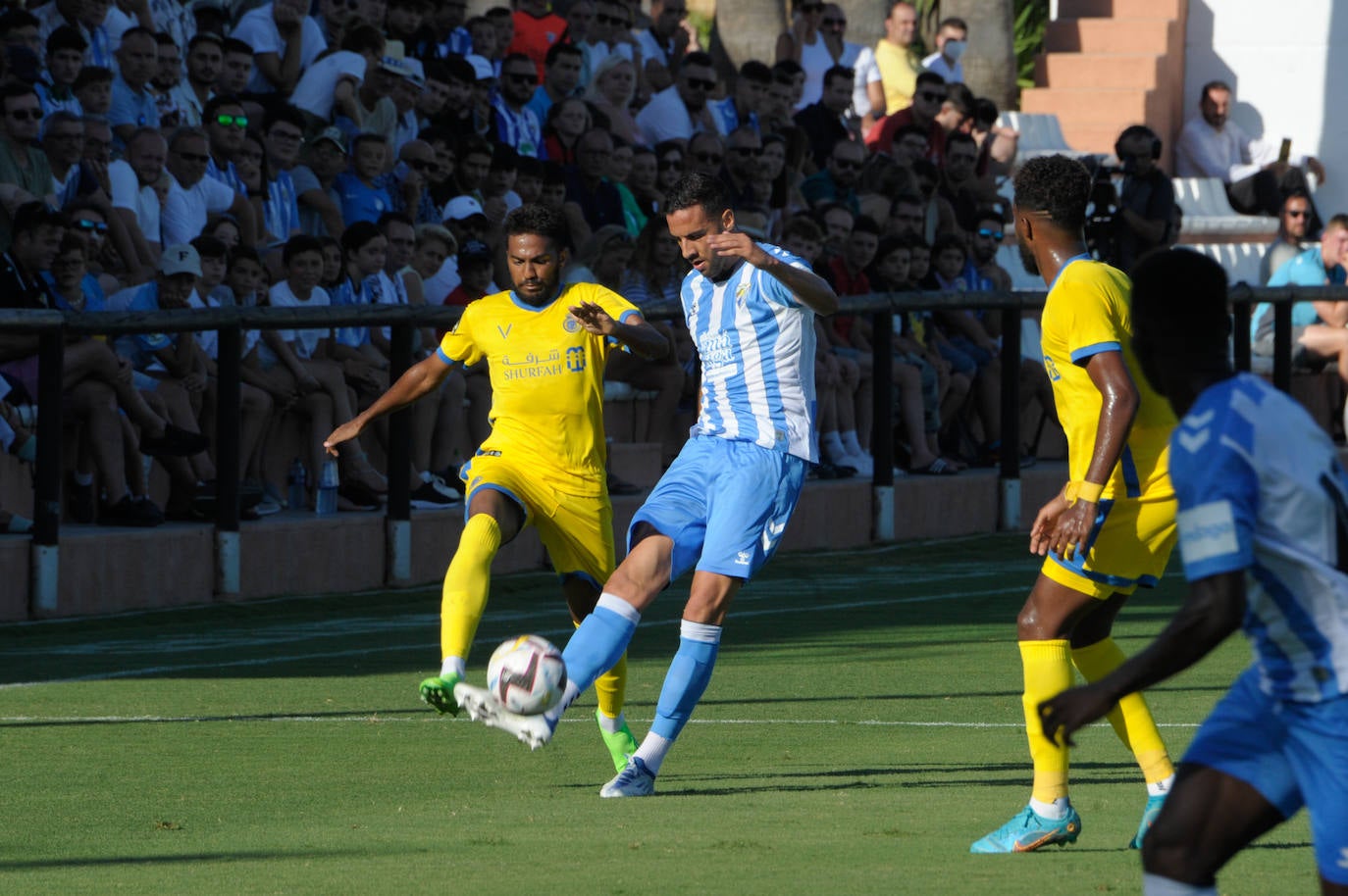 El Málaga acusó el calor y la ausencia de cambios ante el equipo árabe 