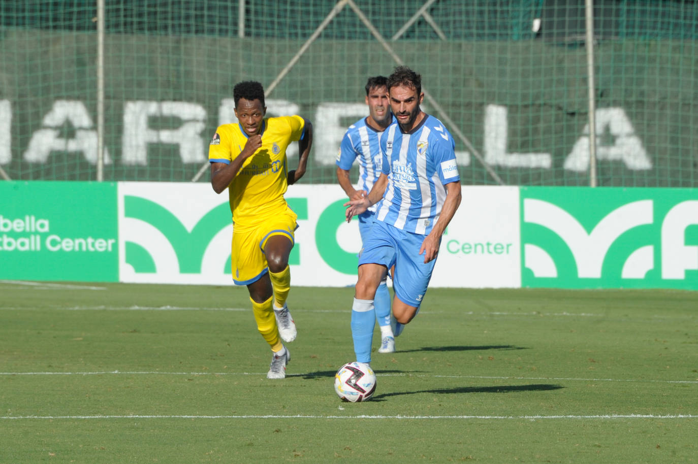 El Málaga acusó el calor y la ausencia de cambios ante el equipo árabe 