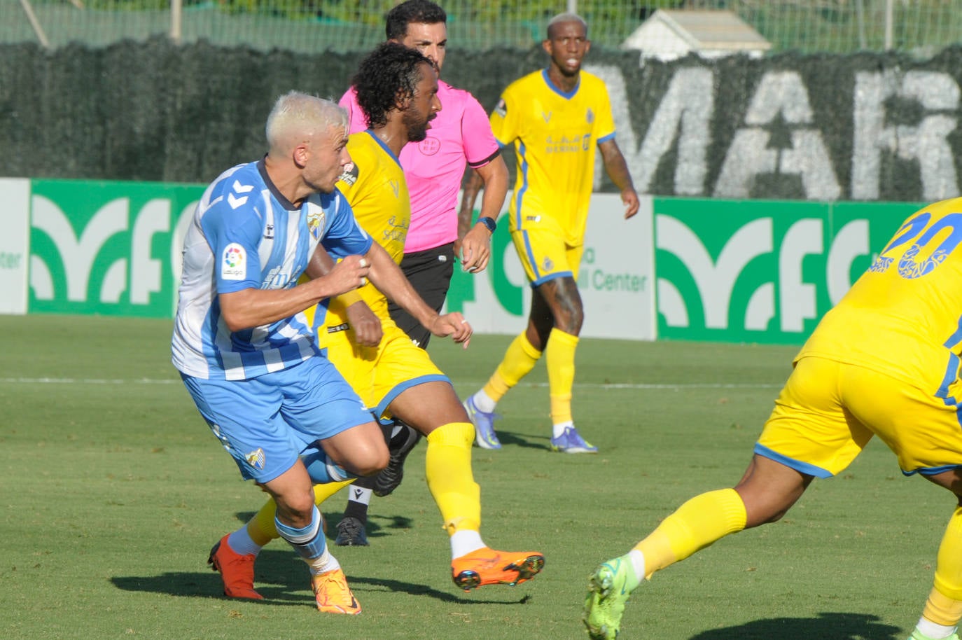 El Málaga acusó el calor y la ausencia de cambios ante el equipo árabe 