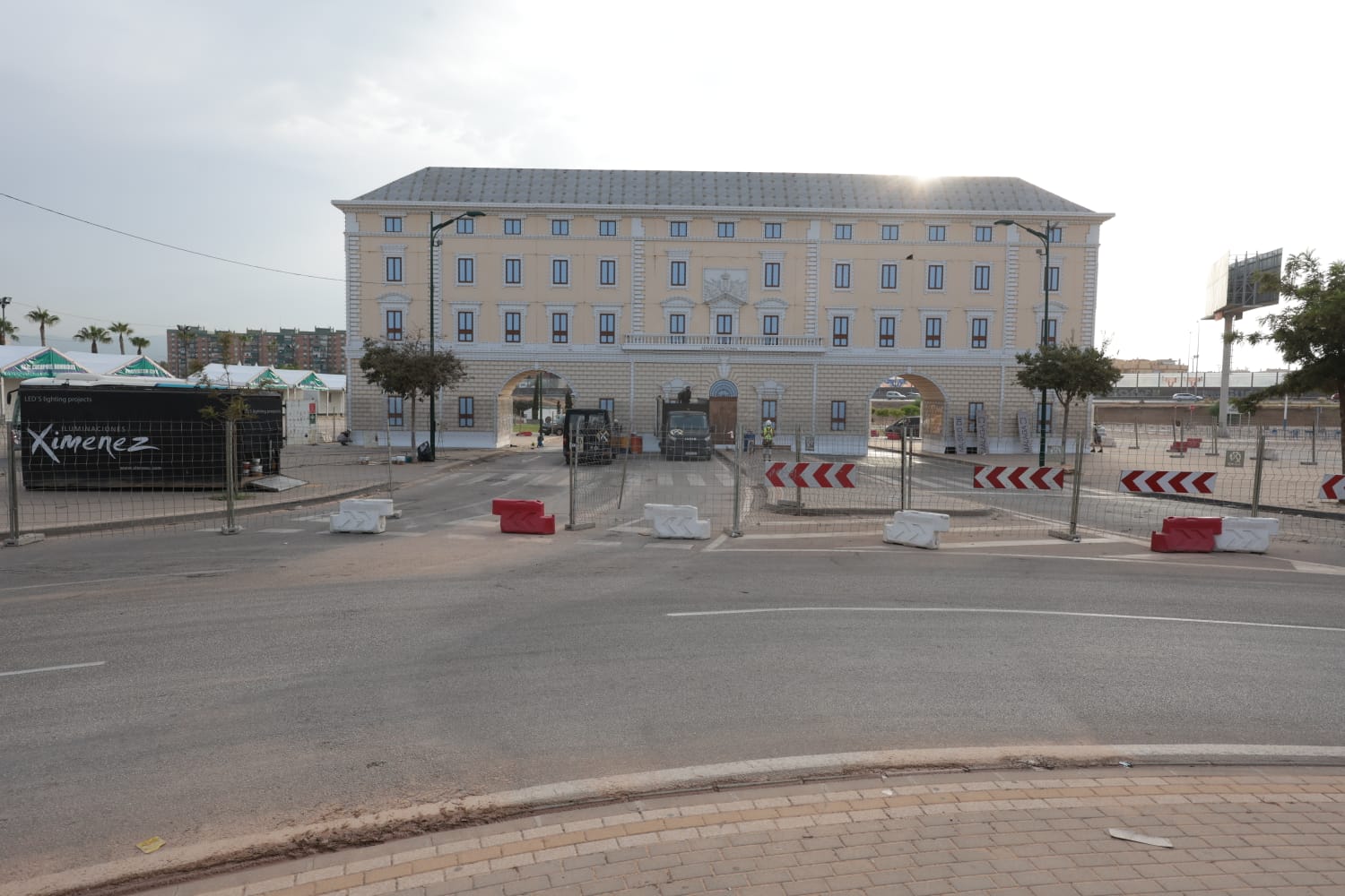 Últimos preparativos para la Feria de Málaga. 