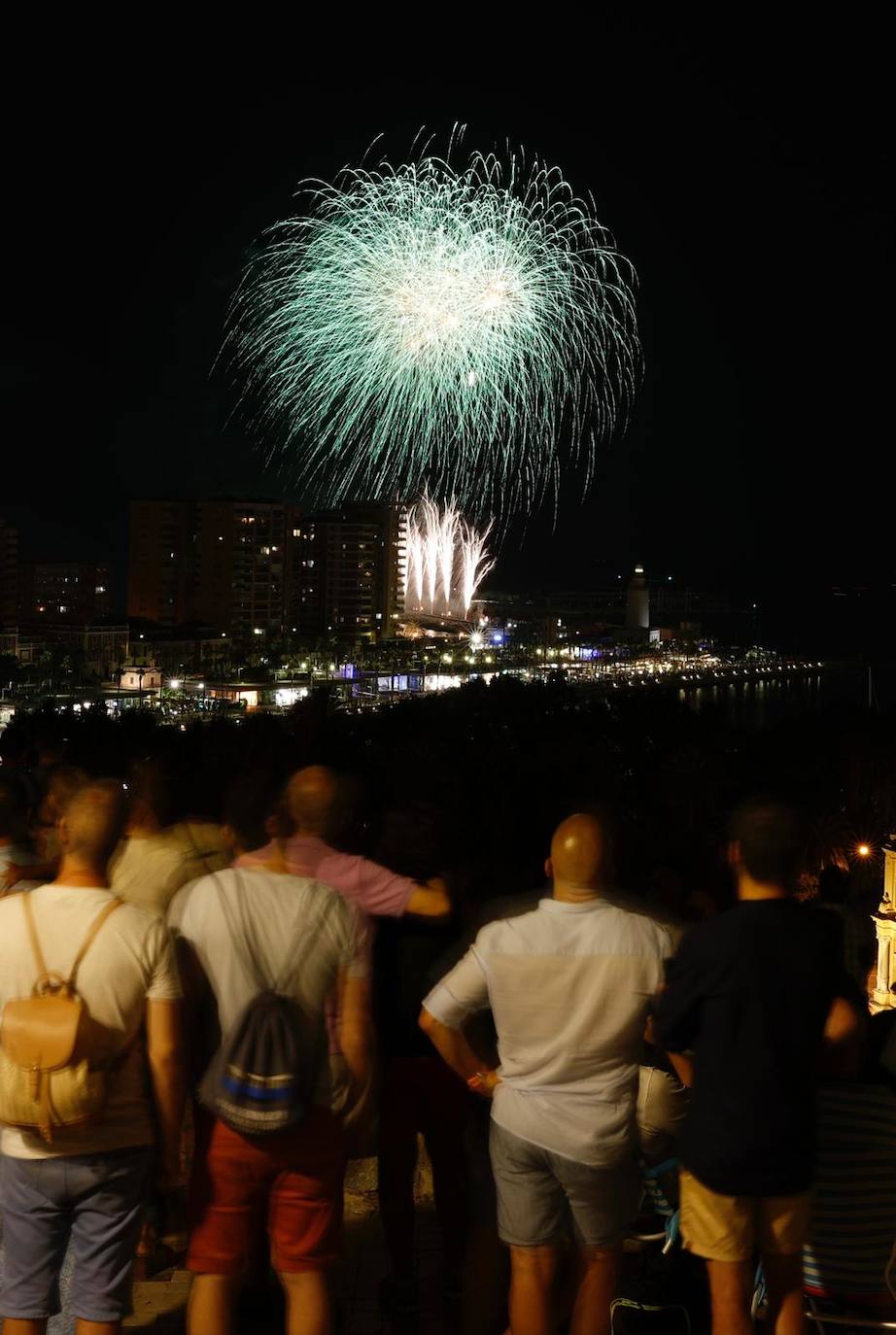 El espectáculo inaugural de la Feria se pudo ver desde varios puntos del litoral malagueño 