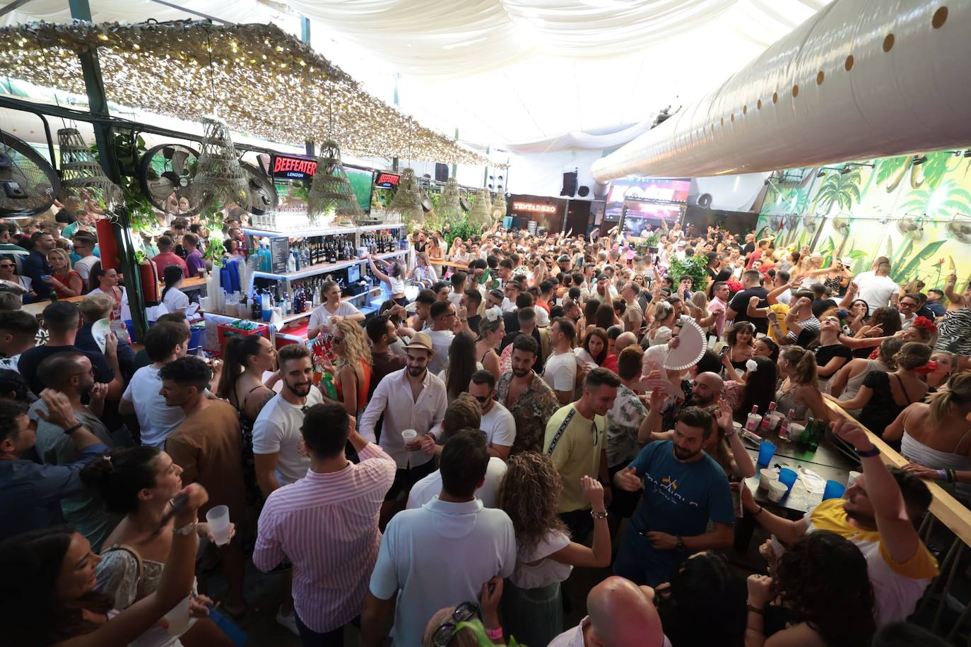 Mayores, familias y caballistas ambientaron el real de la Feria el domingo 