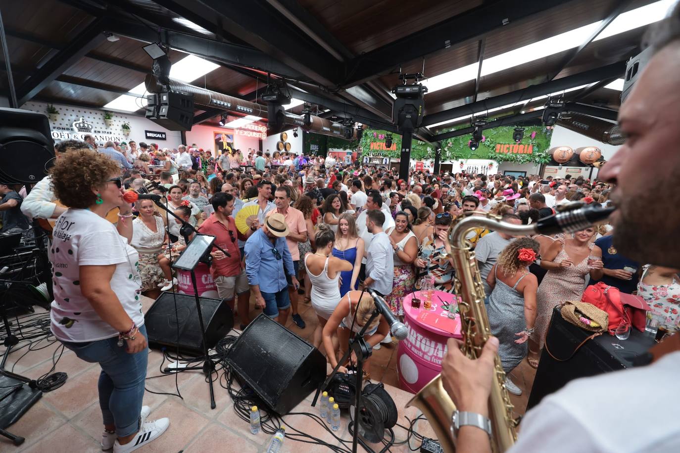 Mayores, familias y caballistas ambientaron el real de la Feria el domingo 