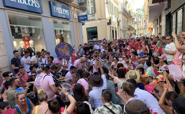 Calles del Centro. Se llenaban de charangas, verdiales y grupos que ambientaban a los feriantes. 