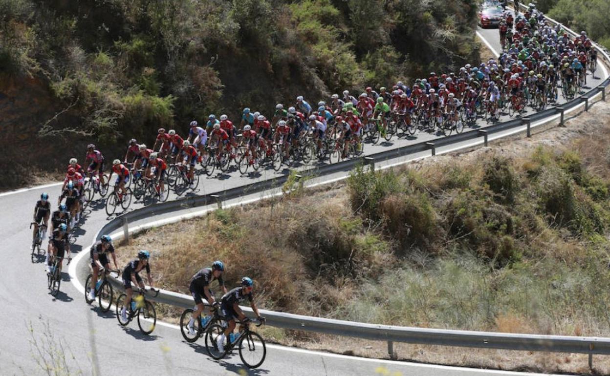 La Vuelta, en una edición anterior por Málaga. 