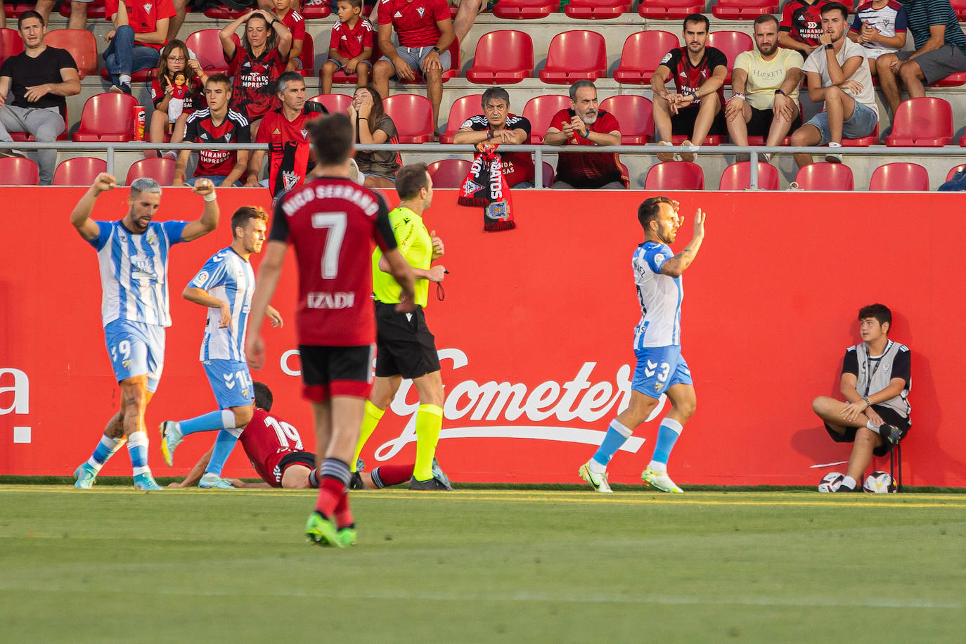 Fotos: El Mirandés-Málaga