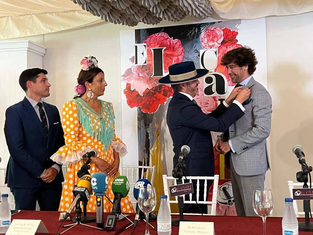 La Peña El Catite entrega a Manuel Lombo su Catite de Oro. 