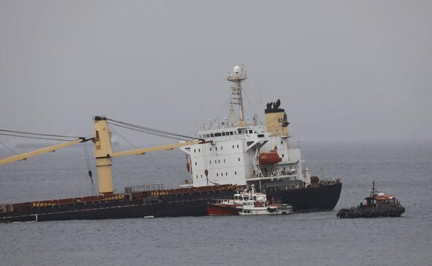 El buque granelero 0S 35, que colisionó con el buque gasero Adam LNG en la Bahía de Algeciras