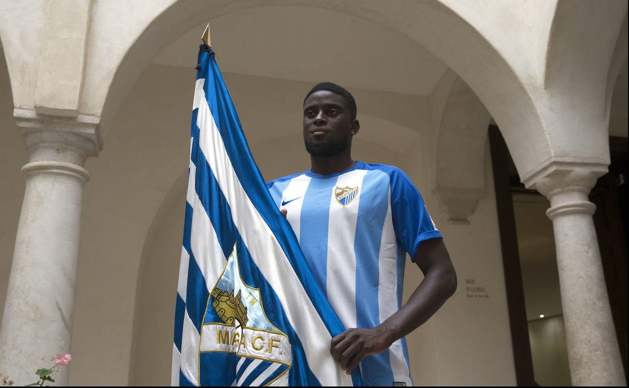 Mercado de Fichajes: El Málaga espera firmar este jueves a N'Diaye tras subir su límite salarial a 8,2 millones