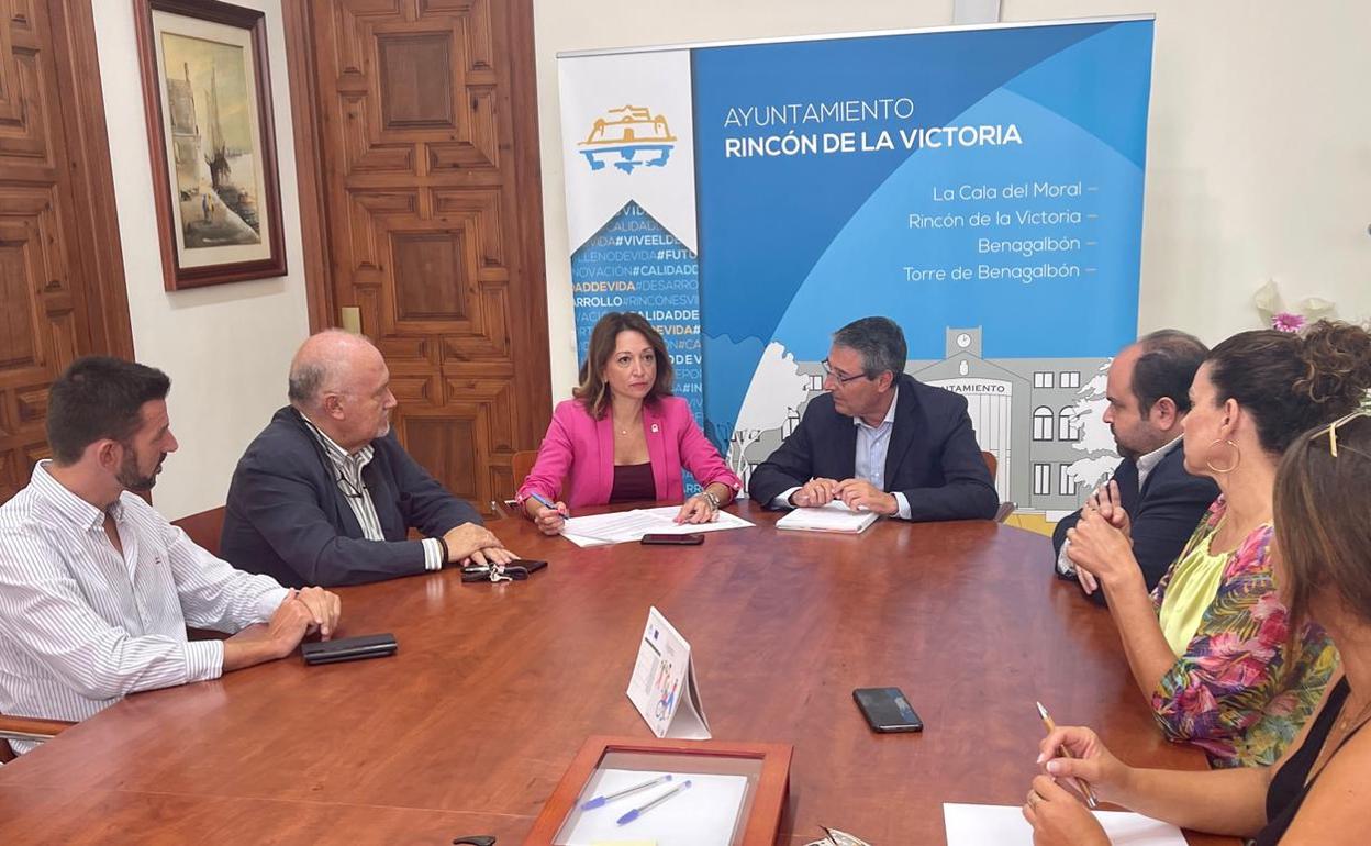 Reunión de trabajo entre la Junta y el Ayuntamiento de Rincón de la Victoria. 