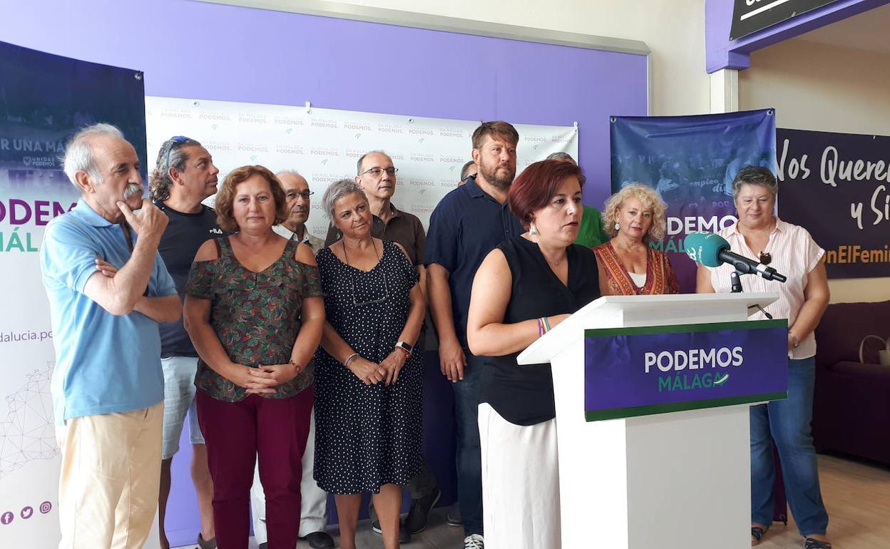 Francisca Macías, en la rueda de prensa celebrada este jueves en la sede de Podemos en Málaga. 