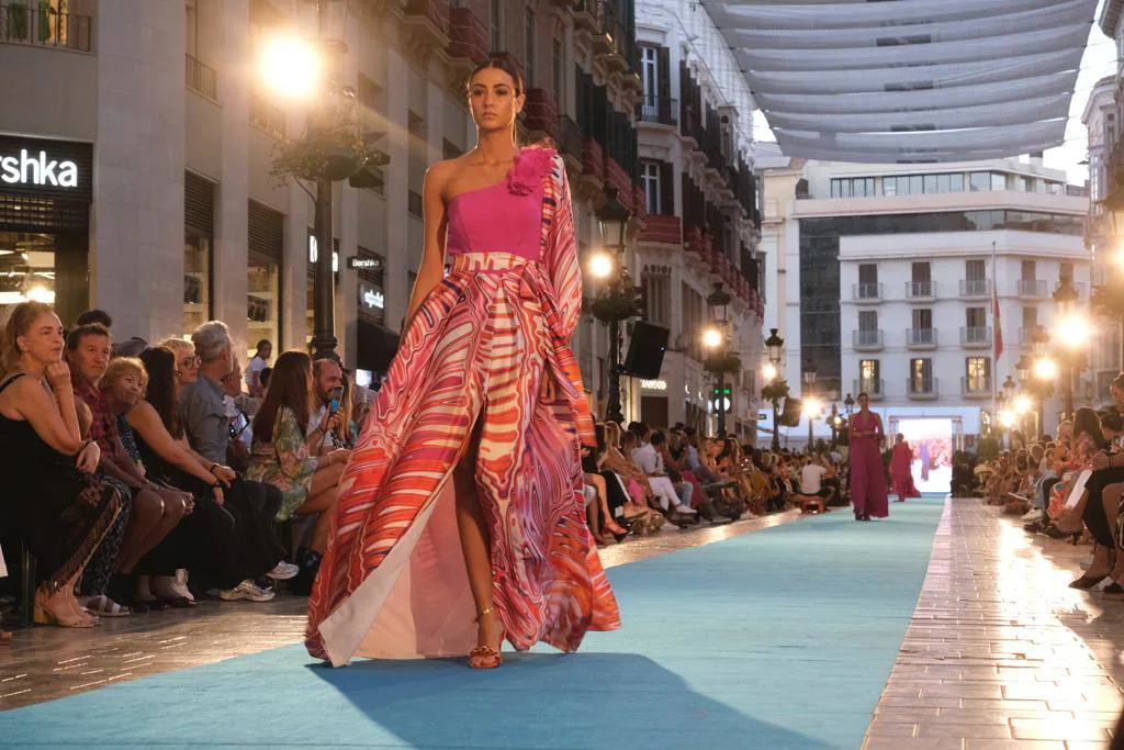 Aurora Gaviño, Nati Juiménez, Deiver Luegndo, Livia Monte Carlo, Catalina García, Look at me, Kenia Paternina, Antonio Arcos, Vertize Gala, Teresssa Ninú, Monche Heredia, García Galiano, VilanoEstudio y Kai & Koa mostraron sus creaciones este sábado