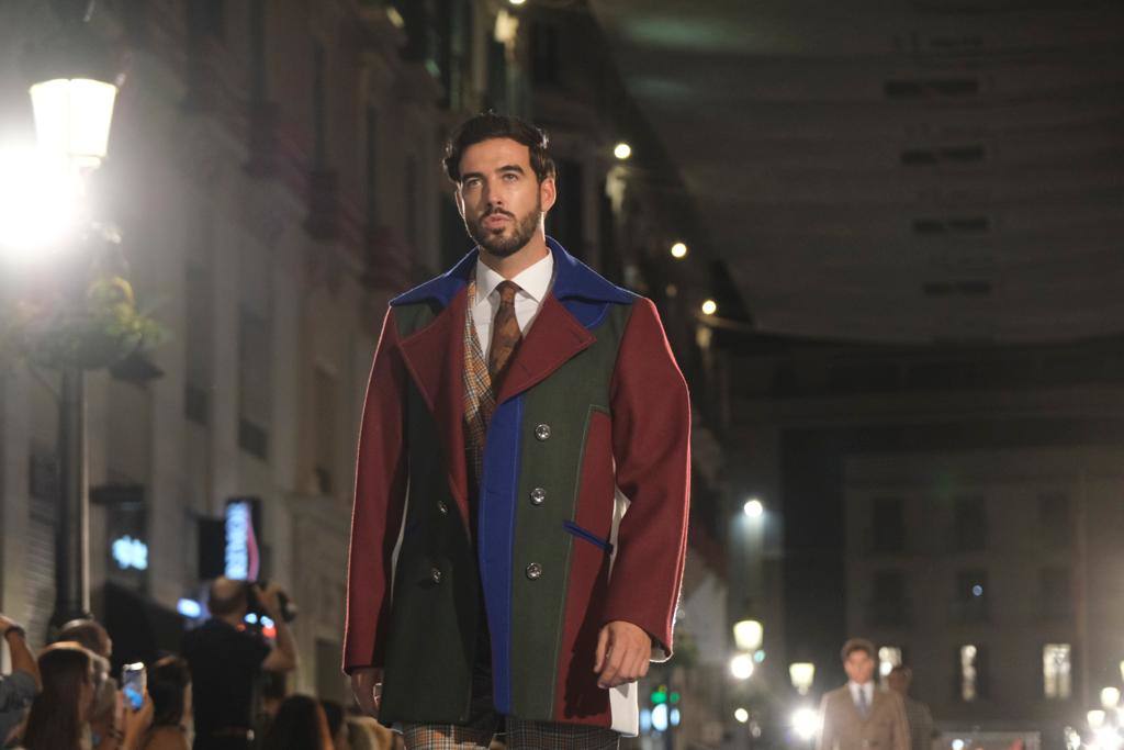 Modelos de Félix Ramiro, en la calle Larios. 