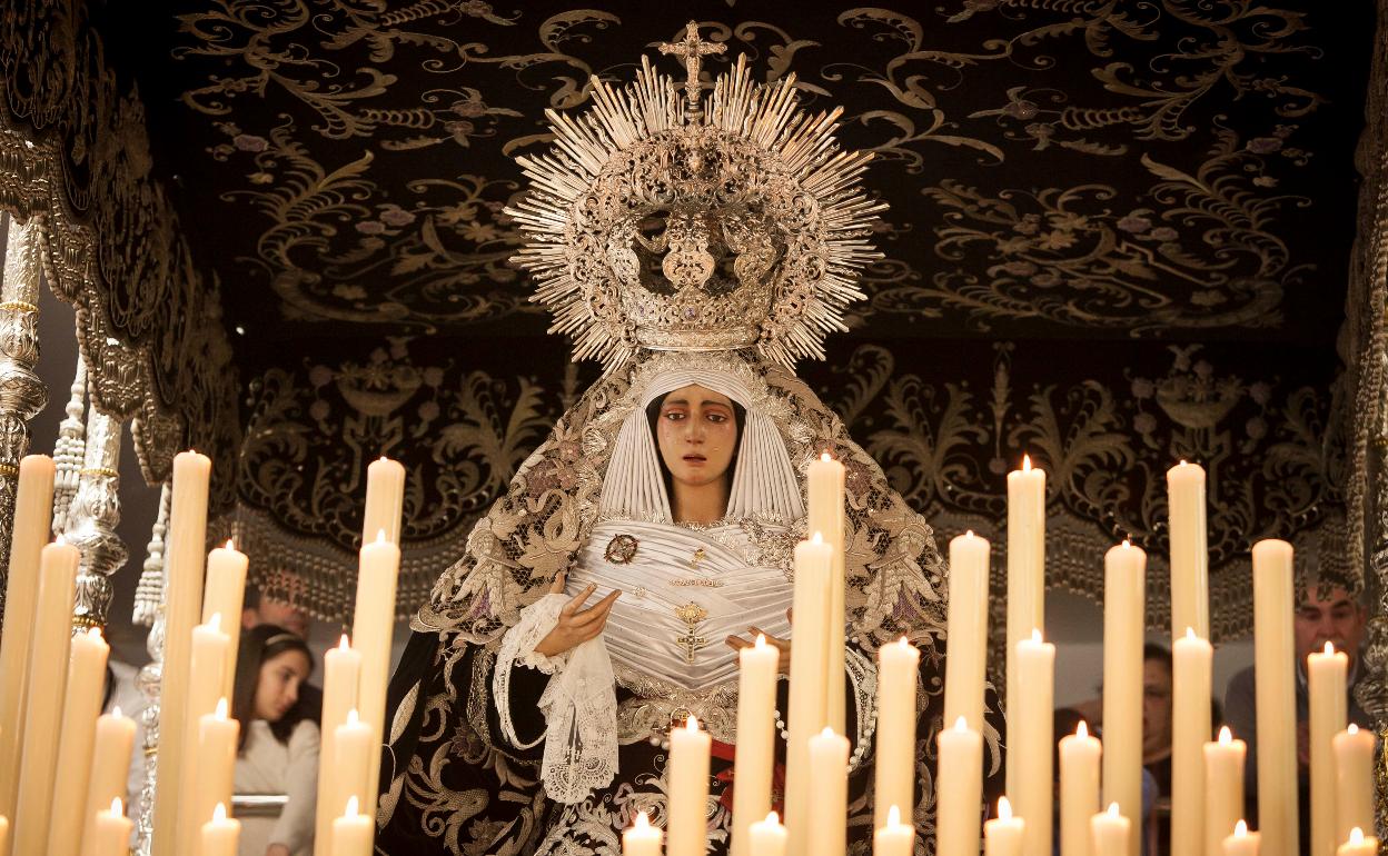 La Virgen del Gran Poder procesionará en su trono de Semana Santa. 