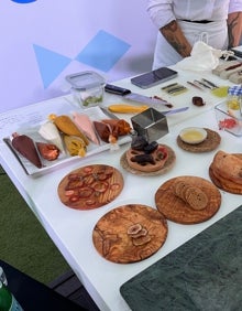 Imagen secundaria 2 - Tres imágenes del evento gastronómico celebrado este martes en Rincón de la Victoria.