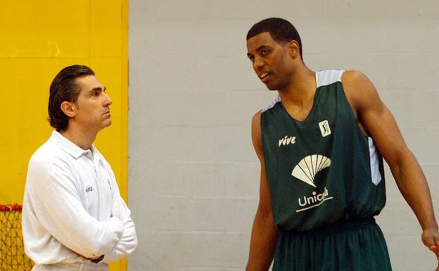 Sergio Scariolo y Larry Lewis en una imagen de 2003. 