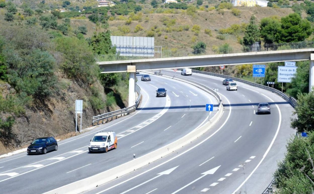 Imagen de la autovía del Mediterráneo a su paso por Rincón de la Victoria. 