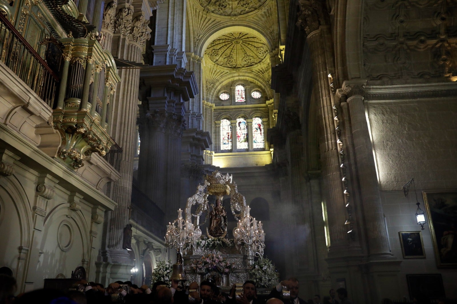 Fotos: Festividad de Santa María de la Victoria: ofrenda floral y misa a la Patrona de Málaga