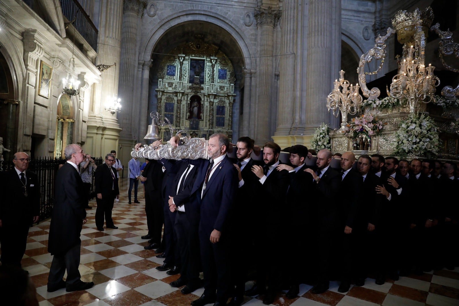 Fotos: Festividad de Santa María de la Victoria: ofrenda floral y misa a la Patrona de Málaga